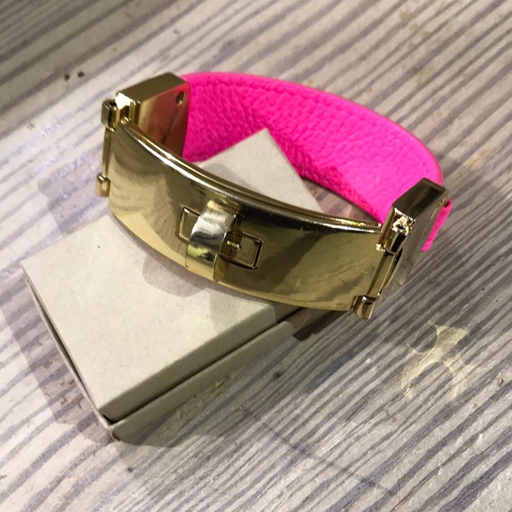 Hot pink leather with metal buckle Bracelet